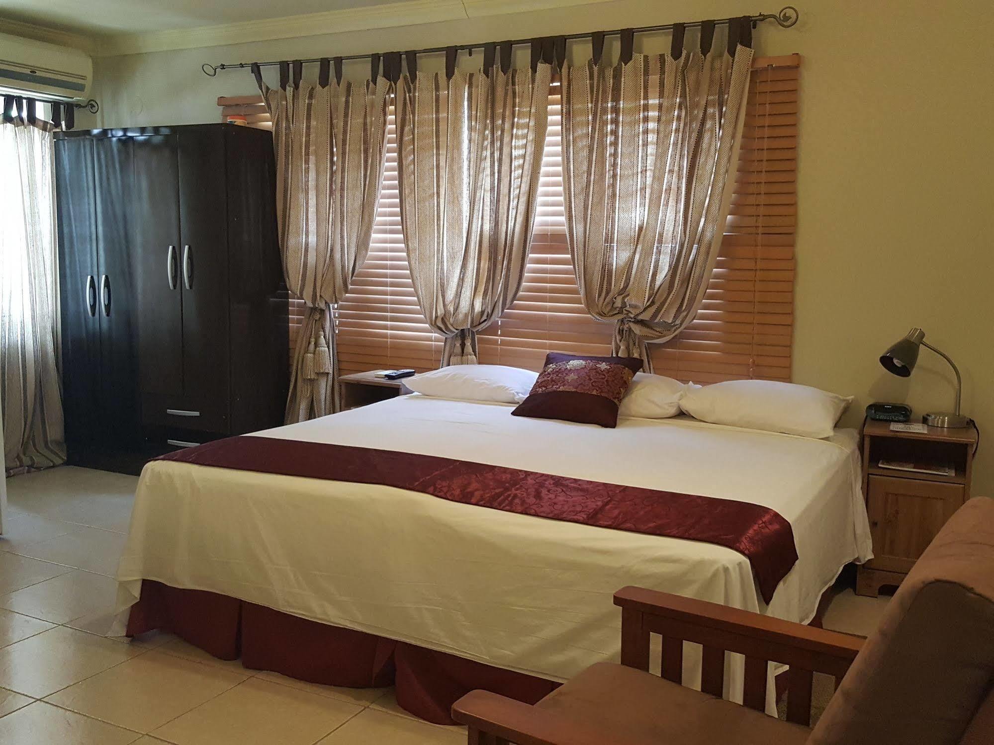 Savannah Maison Guest House Port of Spain Esterno foto