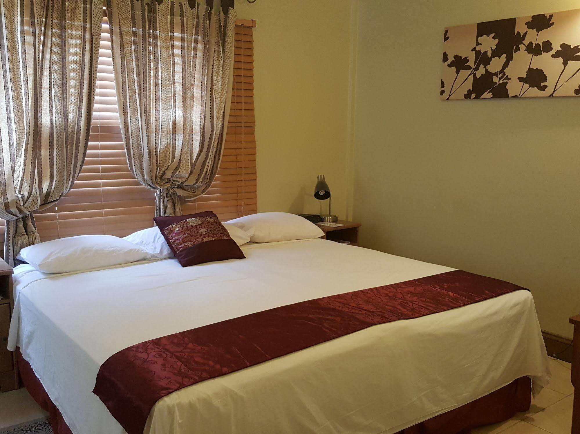 Savannah Maison Guest House Port of Spain Esterno foto