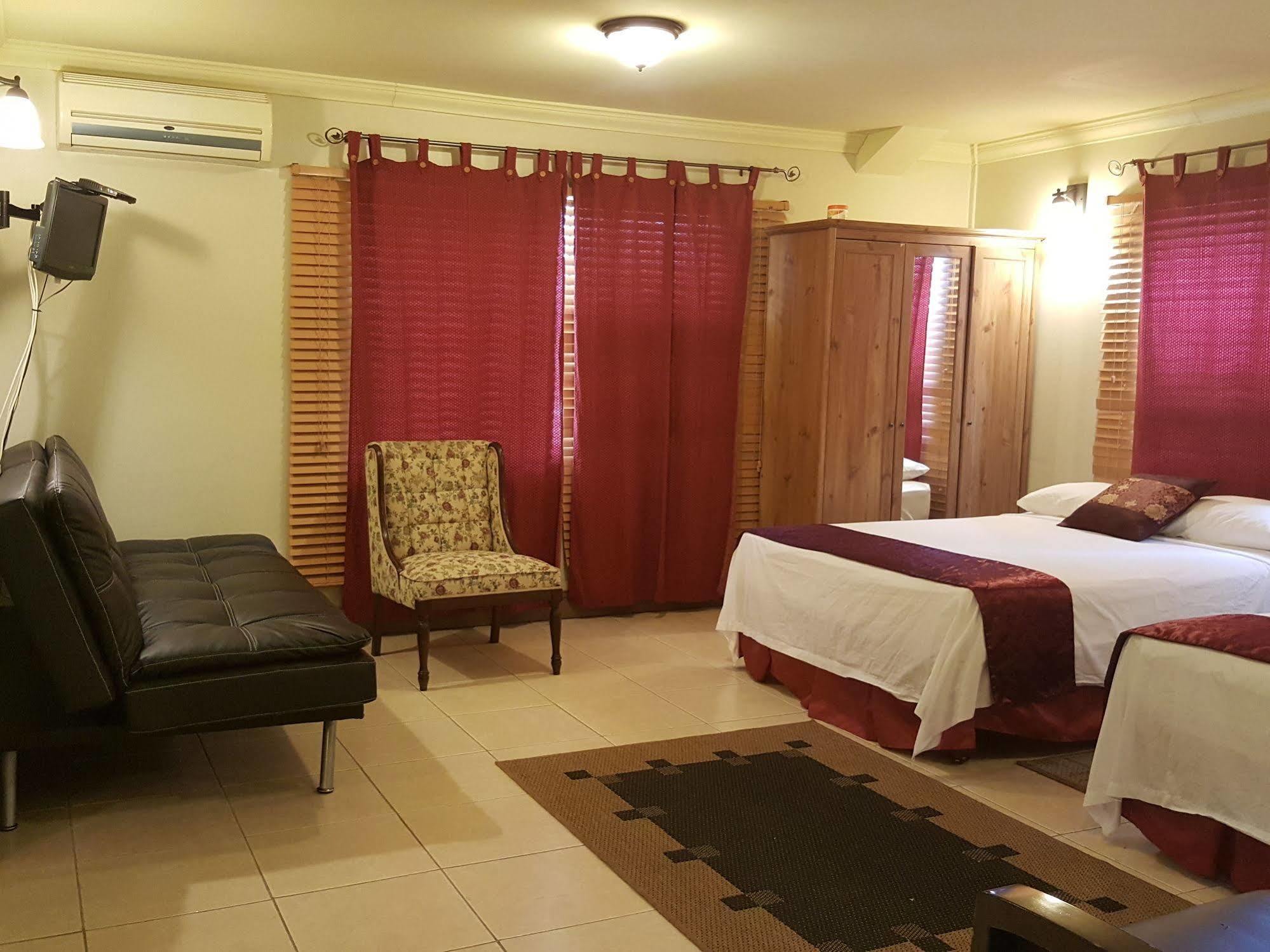 Savannah Maison Guest House Port of Spain Esterno foto